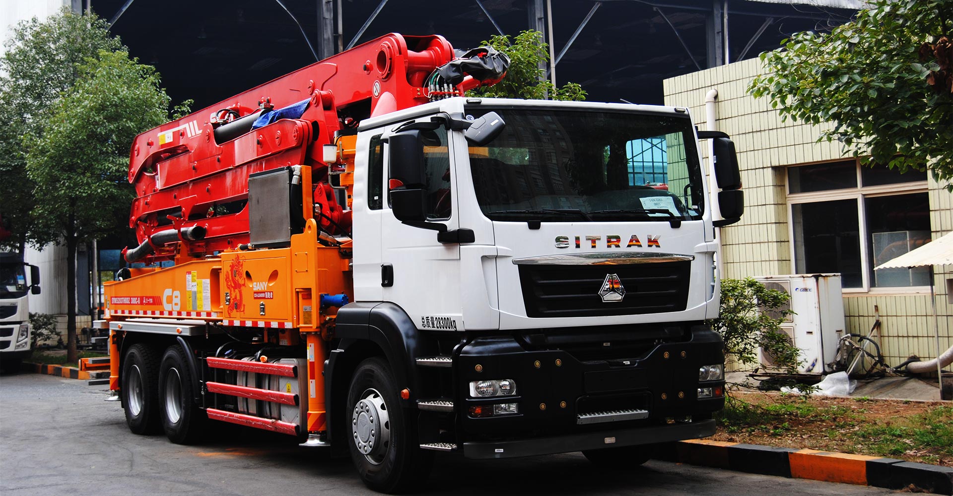 SINOTRUK HOMAN 6X4 CARGO TRUCK WITH CRANE-1