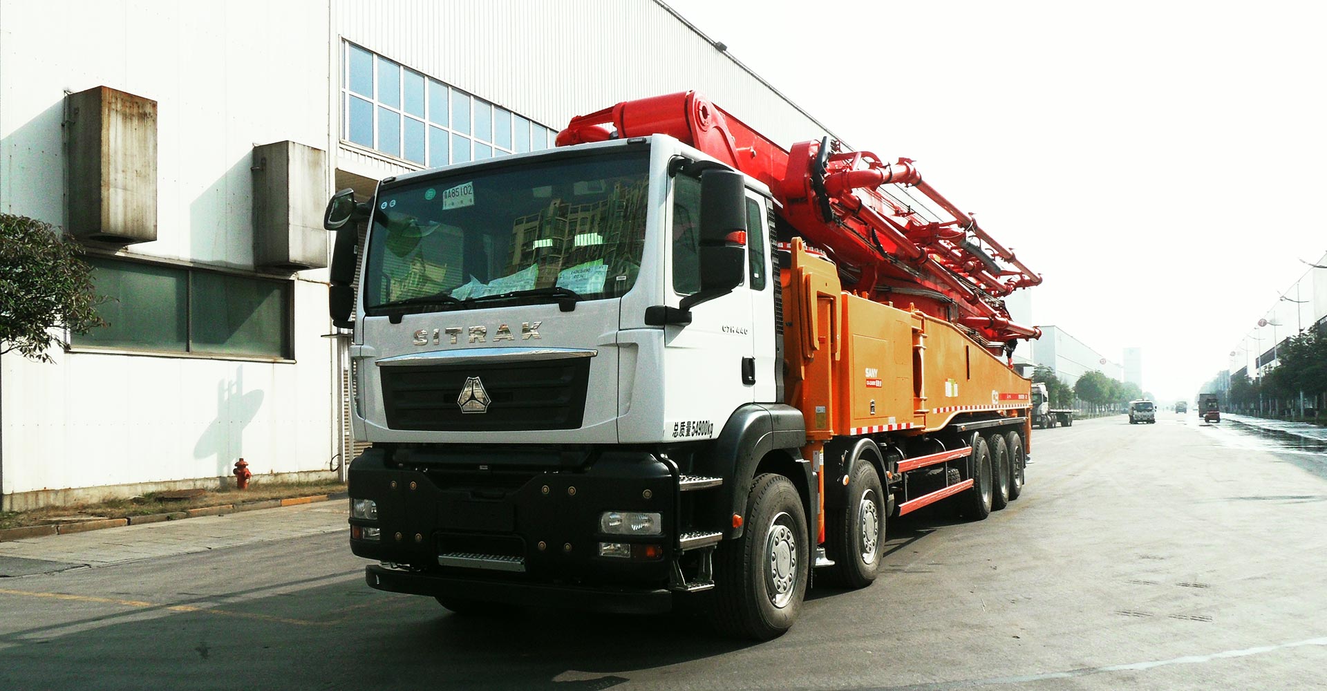 SINOTRUK HOMAN 6X4 CARGO TRUCK WITH CRANE-2