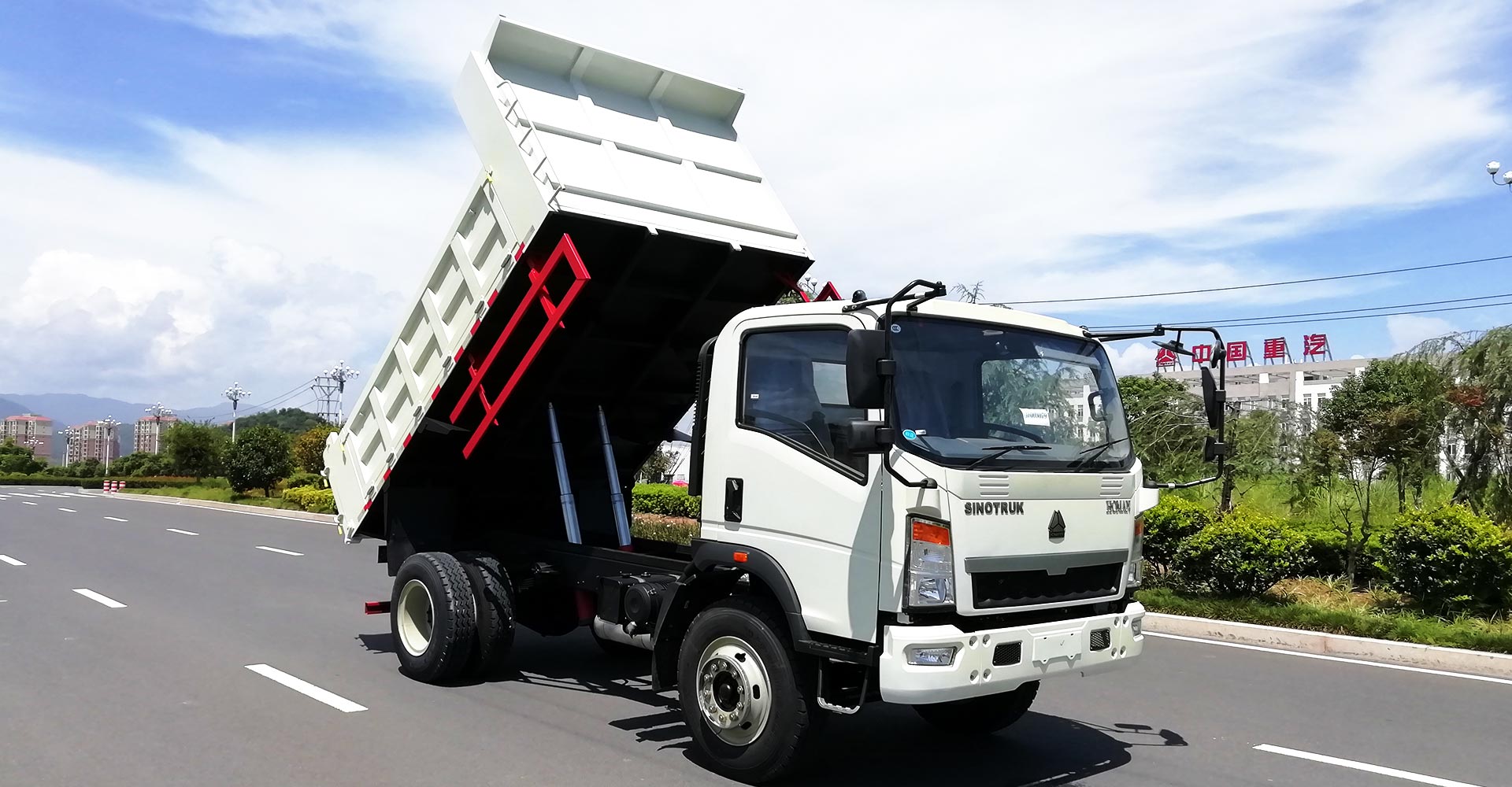 SINOTRUK HOWO 4X4 TIPPER TRUCK-1