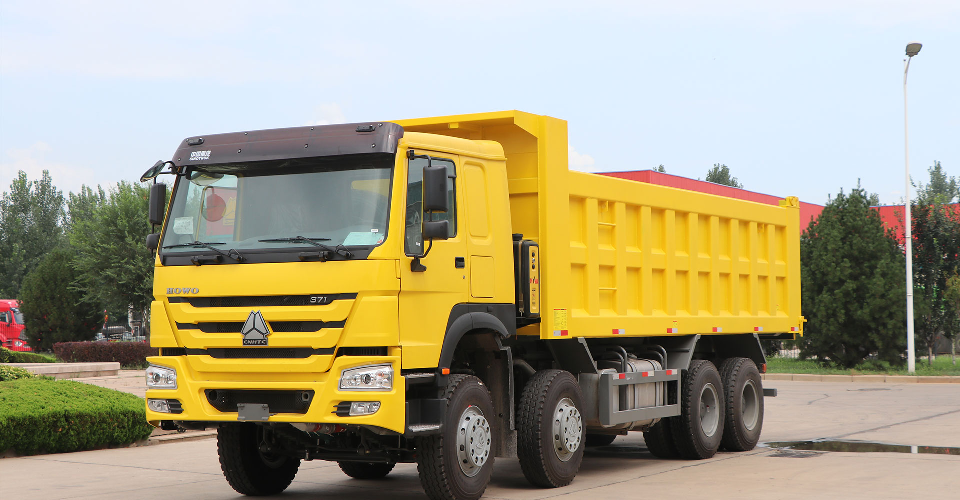 SINOTRUK HOWO 8X4 TIPPER TRUCK-2